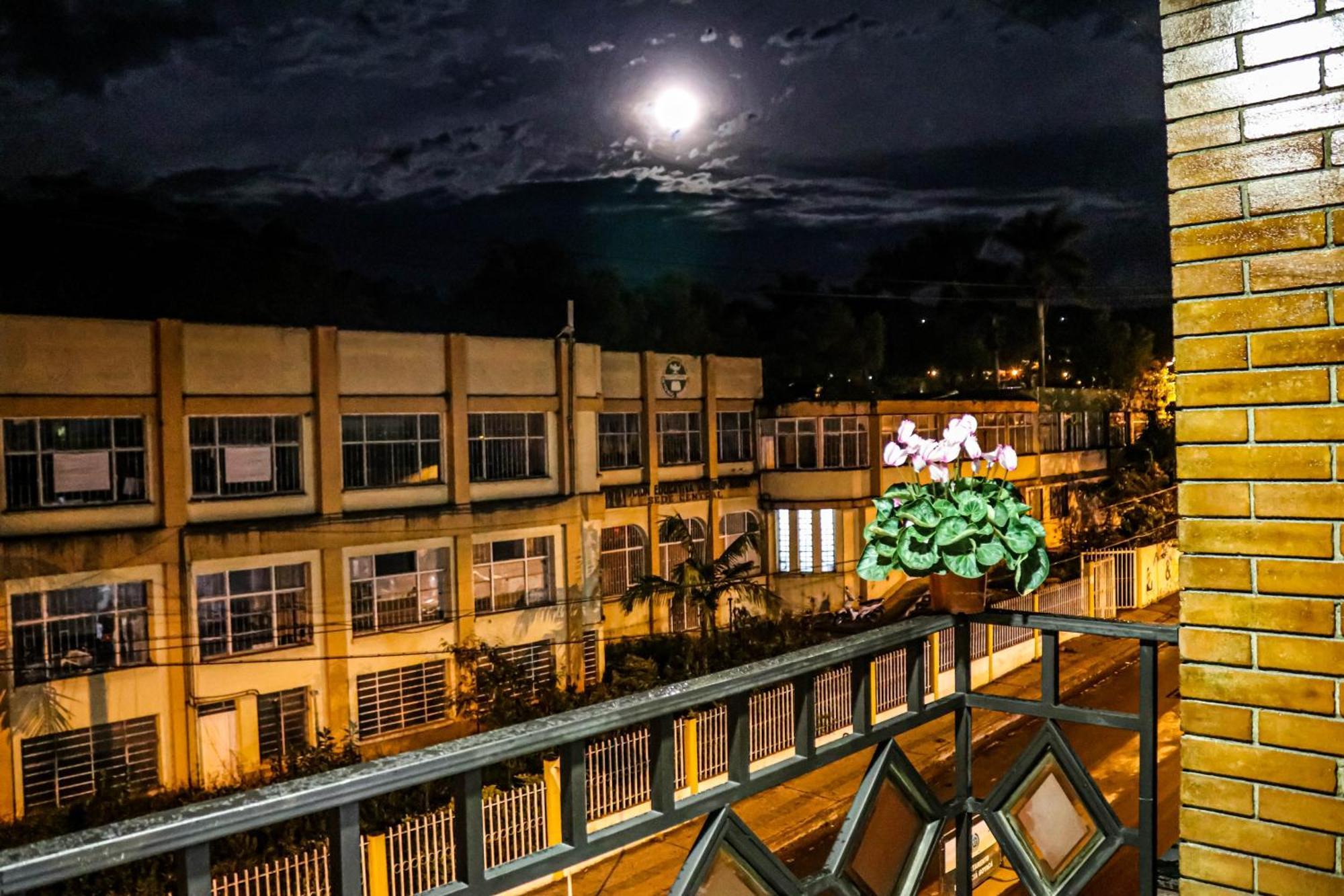 Hotel Ciudad Dulce 莫尼基拉 外观 照片