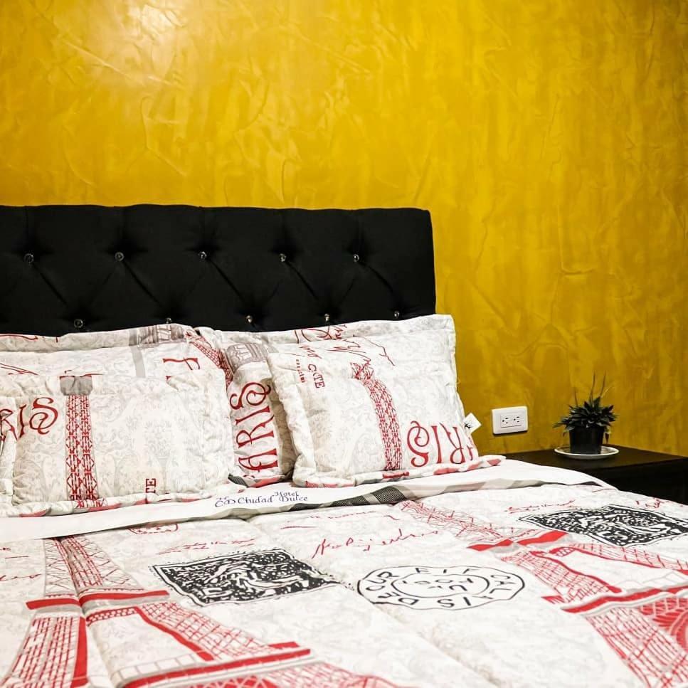 Hotel Ciudad Dulce 莫尼基拉 外观 照片